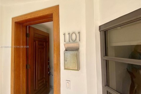 Villa ou maison à louer à Miami Beach, Floride: 4 chambres, 185.8 m2 № 2064490 - photo 20