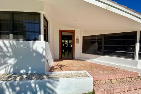 Villa ou maison à louer à Miami Beach, Floride: 4 chambres, 185.8 m2 № 2064490 - photo 23