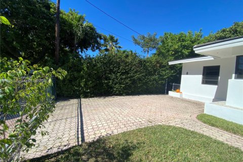 Villa ou maison à louer à Miami Beach, Floride: 4 chambres, 185.8 m2 № 2064490 - photo 11