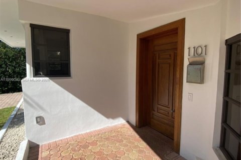 Villa ou maison à louer à Miami Beach, Floride: 4 chambres, 185.8 m2 № 2064490 - photo 17