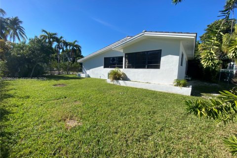 Villa ou maison à louer à Miami Beach, Floride: 4 chambres, 185.8 m2 № 2064490 - photo 3
