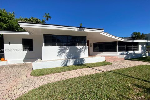 Villa ou maison à louer à Miami Beach, Floride: 4 chambres, 185.8 m2 № 2064490 - photo 8