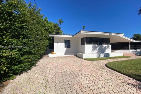 Villa ou maison à louer à Miami Beach, Floride: 4 chambres, 185.8 m2 № 2064490 - photo 4