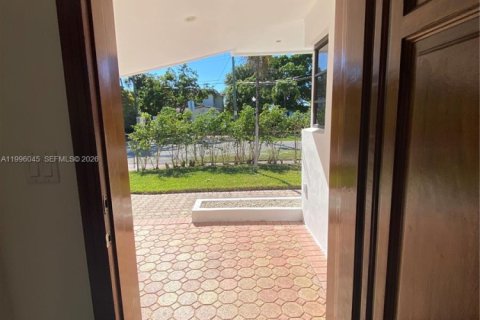 Villa ou maison à louer à Miami Beach, Floride: 4 chambres, 185.8 m2 № 2064490 - photo 21