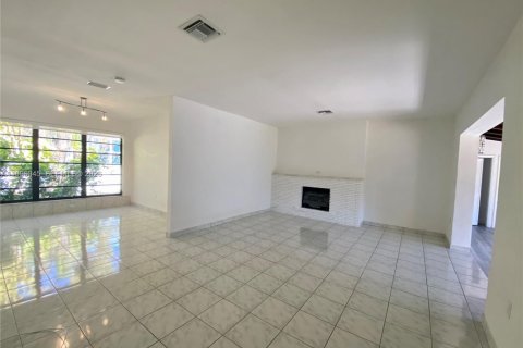 Villa ou maison à louer à Miami Beach, Floride: 4 chambres, 185.8 m2 № 2064490 - photo 25