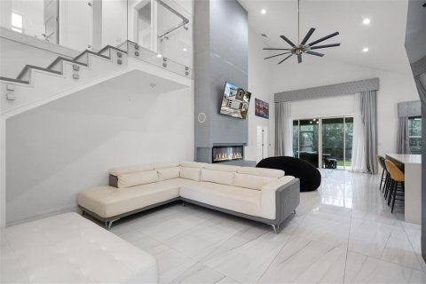 House in Kissimmee, Florida 4 bedrooms, 256.78 sq.m. № 1769839 - photo 5