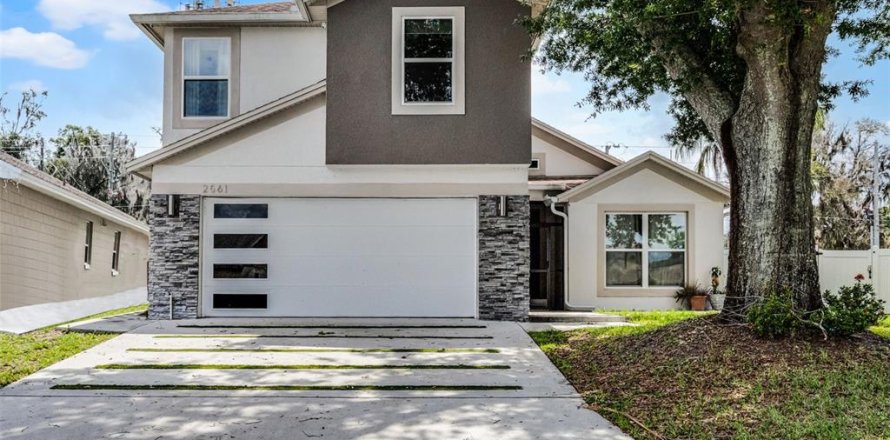 House in Kissimmee, Florida 4 bedrooms, 256.78 sq.m. № 1769839