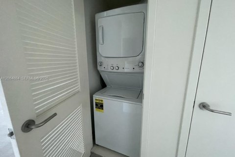 Copropriété à louer à Miami, Floride: 2 chambres, 85.56 m2 № 2282581 - photo 14