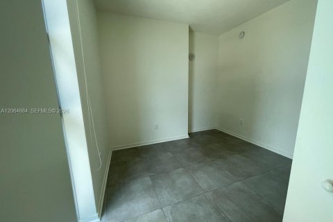 Copropriété à louer à Miami, Floride: 2 chambres, 85.56 m2 № 2282581 - photo 11