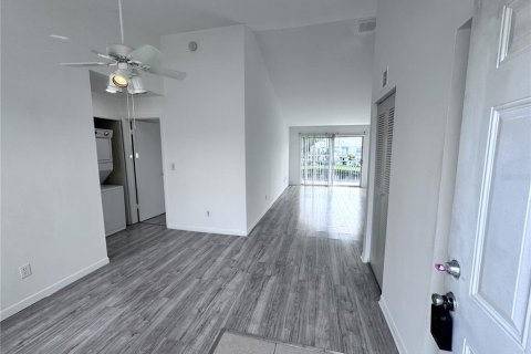 Condominio en alquiler en Orlando, Florida, 2 dormitorios, 93.65 m2 № 1809979 - foto 2