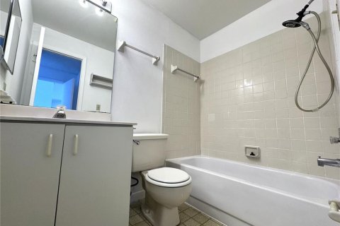 Condominio en alquiler en Orlando, Florida, 2 dormitorios, 93.65 m2 № 1809979 - foto 8