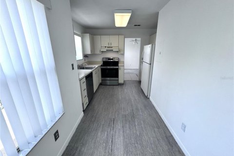 Condominio en alquiler en Orlando, Florida, 2 dormitorios, 93.65 m2 № 1809979 - foto 5