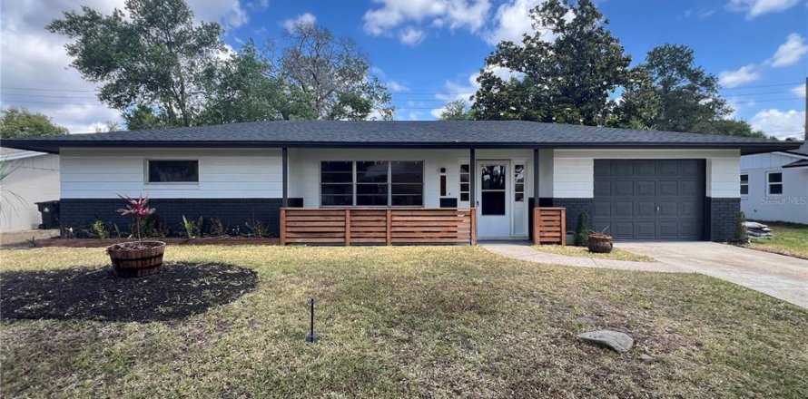 House in Orlando, Florida 3 bedrooms, 140.93 sq.m. № 1662873