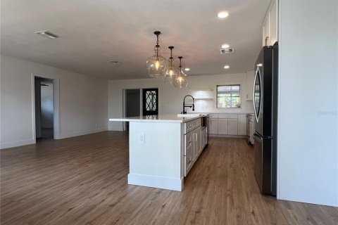 House in Orlando, Florida 3 bedrooms, 140.93 sq.m. № 1662873 - photo 6