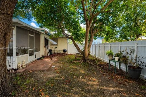 Casa en venta en Cutler Bay, Florida, 3 dormitorios, 167.13 m2 № 2261622 - foto 9