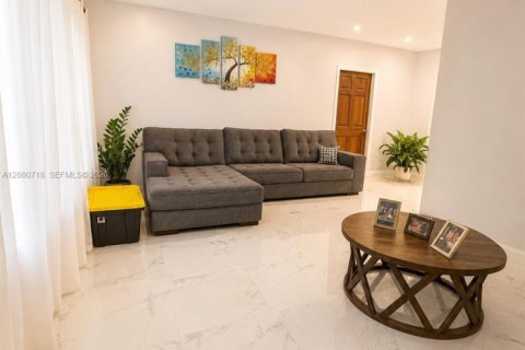 Casa en venta en Cutler Bay, Florida, 3 dormitorios, 167.13 m2 № 2261622 - foto 20