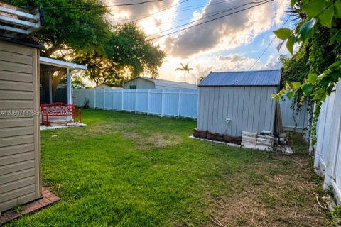 Casa en venta en Cutler Bay, Florida, 3 dormitorios, 167.13 m2 № 2261622 - foto 10