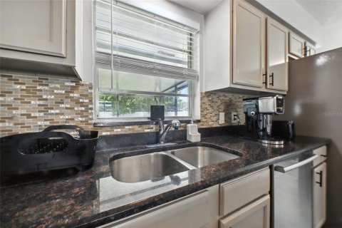 Casa en venta en Deltona, Florida, 3 dormitorios, 139.26 m2 № 1878281 - foto 7