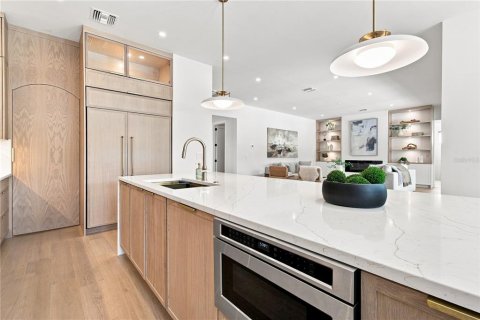 Villa ou maison à vendre à Tampa, Floride: 5 chambres, 437.76 m2 № 2349742 - photo 18