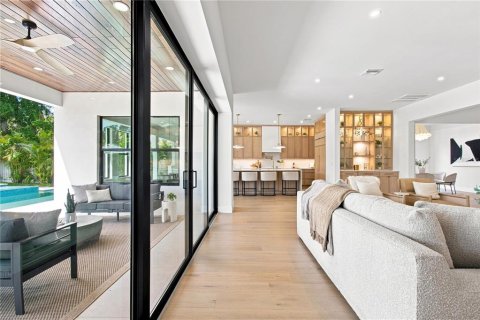 Villa ou maison à vendre à Tampa, Floride: 5 chambres, 437.76 m2 № 2349742 - photo 30