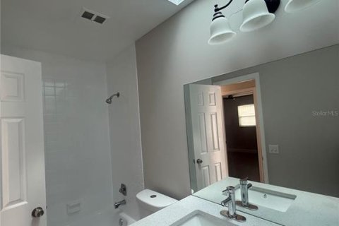 House in Spring Hill, Florida 3 bedrooms, 120.77 sq.m. № 2202363 - photo 8