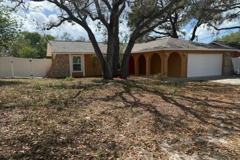 House in Spring Hill, Florida 3 bedrooms, 120.77 sq.m. № 2202363 - photo 2