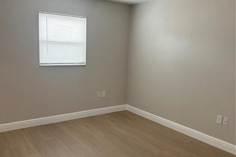 House in Spring Hill, Florida 3 bedrooms, 120.77 sq.m. № 2202363 - photo 5