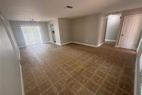 House in Spring Hill, Florida 3 bedrooms, 120.77 sq.m. № 2202363 - photo 3