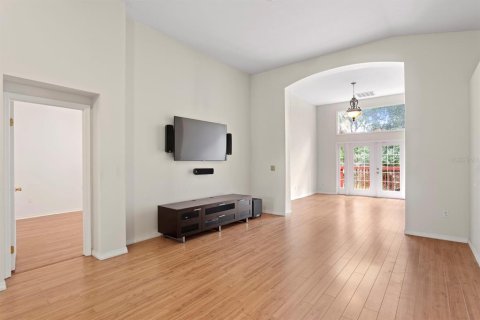 House in Tampa, Florida 5 bedrooms, 217.58 sq.m. № 2345647 - photo 10