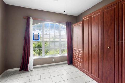House in Tampa, Florida 5 bedrooms, 217.58 sq.m. № 2345647 - photo 8
