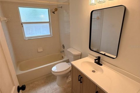 House in Tampa, Florida 5 bedrooms, 217.58 sq.m. № 2345647 - photo 22