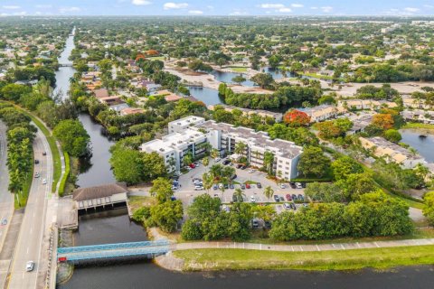 Condo in Plantation, Florida, 1 bedroom № 2187272 - photo 7