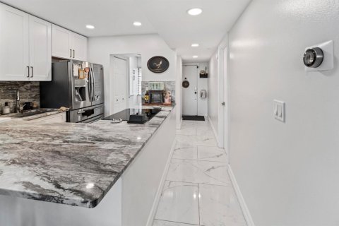 Condo in Plantation, Florida, 1 bedroom № 2187272 - photo 11