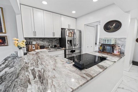 Condo in Plantation, Florida, 1 bedroom № 2187272 - photo 14