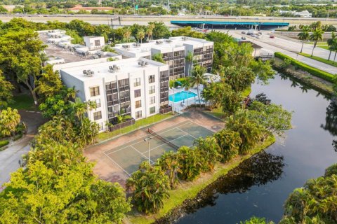 Condo in Plantation, Florida, 1 bedroom № 2187272 - photo 2