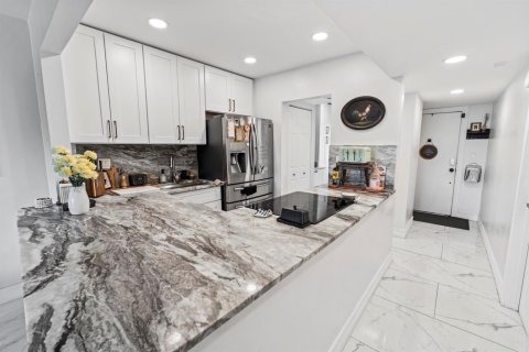Condo in Plantation, Florida, 1 bedroom № 2187272 - photo 15