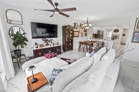 Condo in Plantation, Florida, 1 bedroom № 2187272 - photo 23