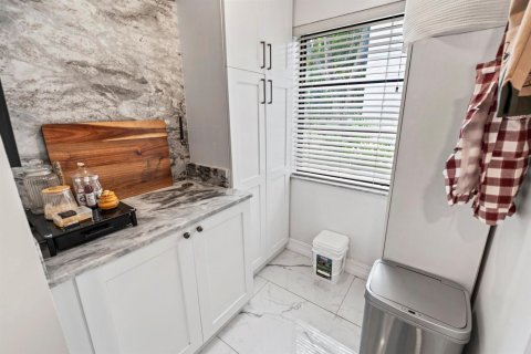 Condo in Plantation, Florida, 1 bedroom № 2187272 - photo 16