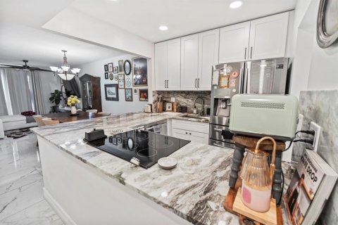 Condo in Plantation, Florida, 1 bedroom № 2187272 - photo 13