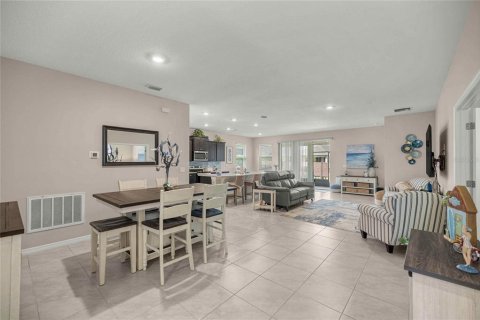House in OCALA PRESERVE in Ocala, Florida 3 bedrooms, 172.15 sq.m. № 2203852 - photo 4