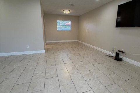 Villa ou maison à louer à Longwood, Floride: 3 chambres, 148.27 m2 № 2415076 - photo 5