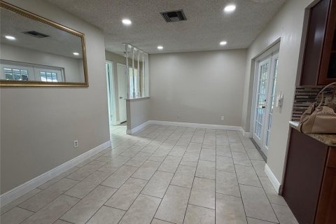 Villa ou maison à louer à Longwood, Floride: 3 chambres, 148.27 m2 № 2415076 - photo 6
