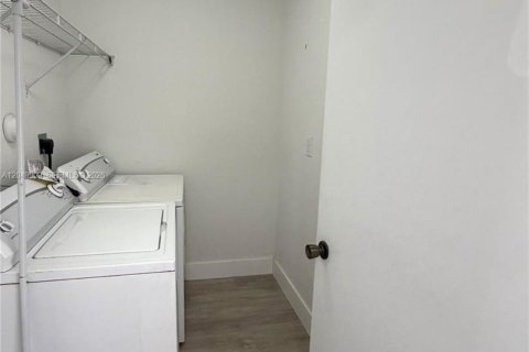 Touwnhouse à vendre à Pembroke Pines, Floride: 3 chambres, 149.85 m2 № 2181081 - photo 16