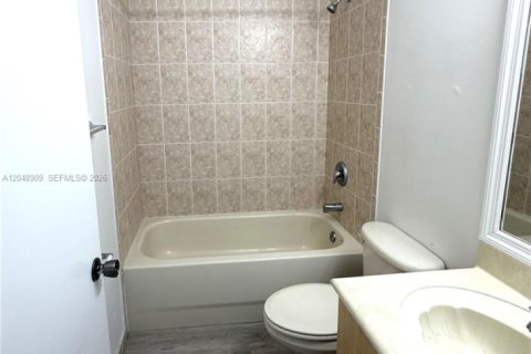 Touwnhouse à vendre à Pembroke Pines, Floride: 3 chambres, 149.85 m2 № 2181081 - photo 29