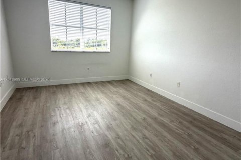 Touwnhouse à vendre à Pembroke Pines, Floride: 3 chambres, 149.85 m2 № 2181081 - photo 26