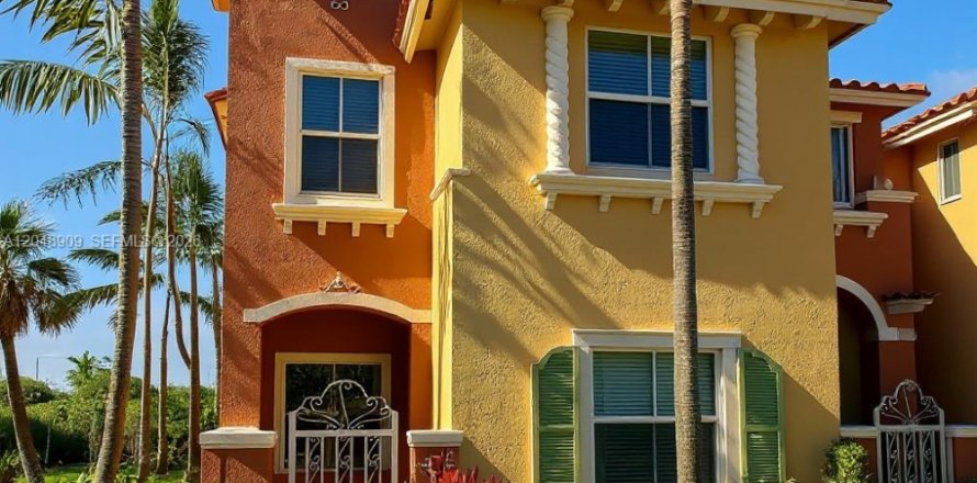 Touwnhouse à Pembroke Pines, Floride 3 chambres, 149.85 m2 № 2181081
