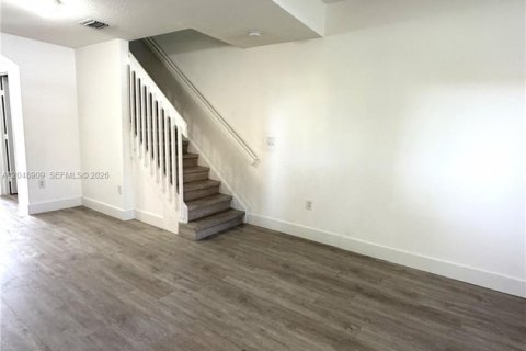 Touwnhouse à vendre à Pembroke Pines, Floride: 3 chambres, 149.85 m2 № 2181081 - photo 5