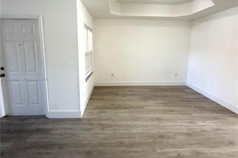 Touwnhouse à vendre à Pembroke Pines, Floride: 3 chambres, 149.85 m2 № 2181081 - photo 9