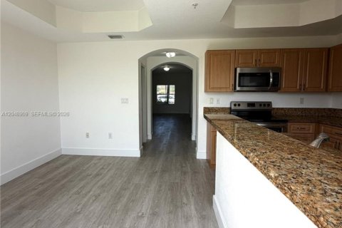Touwnhouse à vendre à Pembroke Pines, Floride: 3 chambres, 149.85 m2 № 2181081 - photo 14
