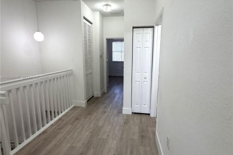 Touwnhouse à vendre à Pembroke Pines, Floride: 3 chambres, 149.85 m2 № 2181081 - photo 20